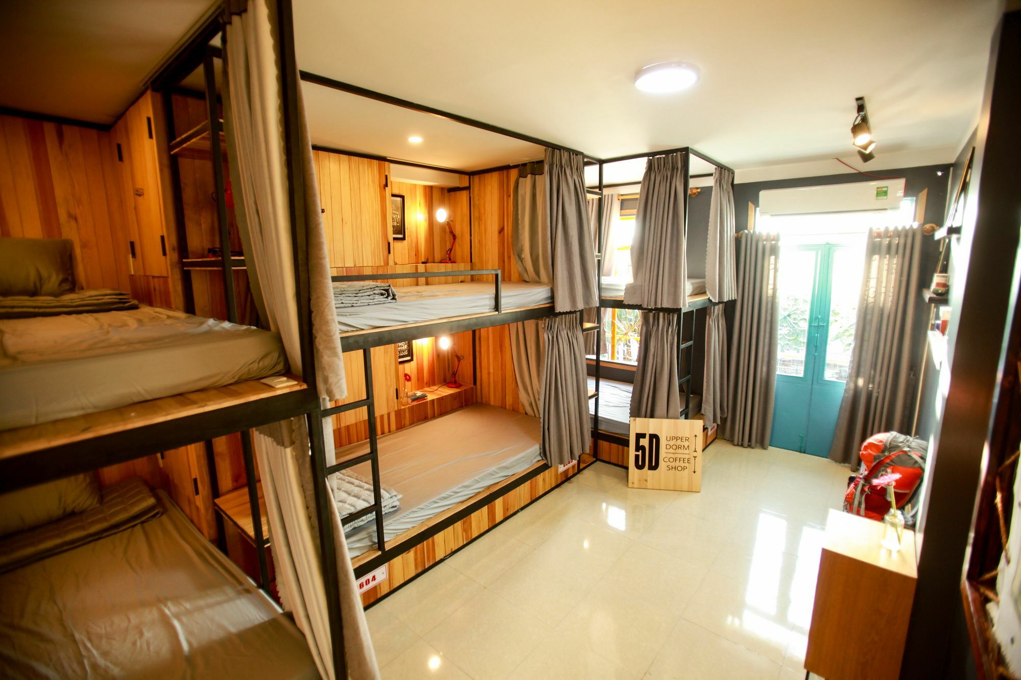 5D Upper Dorm Vandrarhem Da Nang Exteriör bild